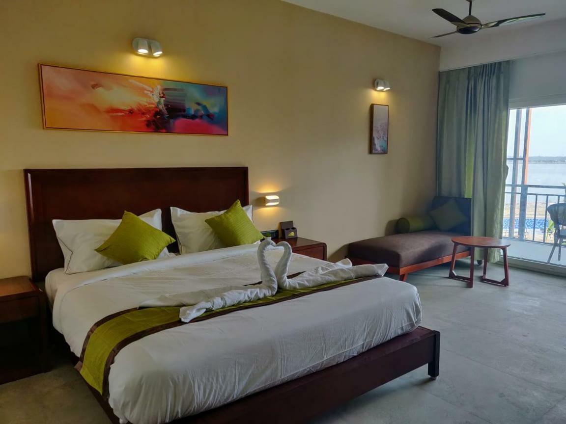 Hotel Sonar Bangla Taki Hasnabad Exterior foto